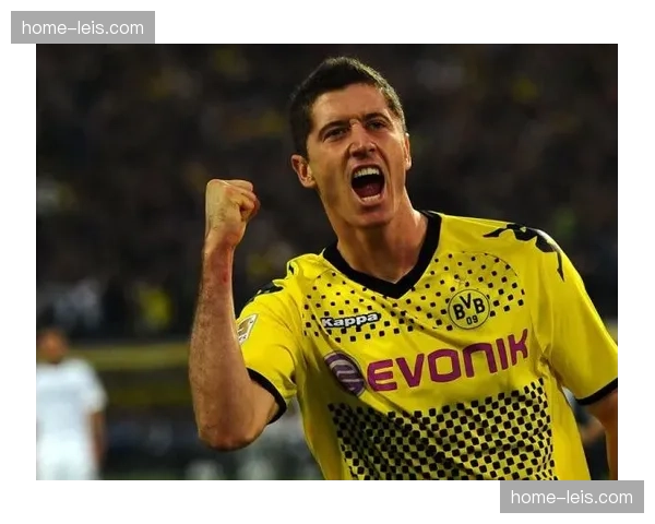 莱万多夫斯基点射建功 但其运动战进球效率引关注