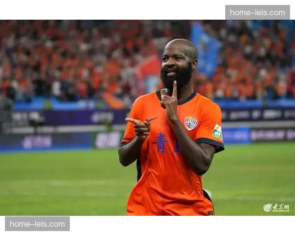 青岛海牛三连败失十球 防守漏洞百出拖累进攻端努力 青岛海牛三连败失十球 防守漏洞百出拖累进攻端努力